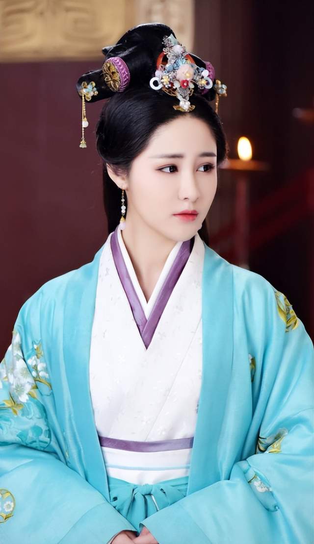 梁田|新生代“花旦”,温柔甜美,33岁至今未婚单身的她,美出新高度