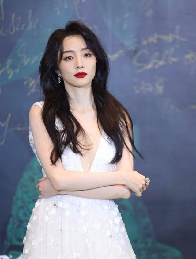 陈都灵|换个造型像解开封印，有多少女明星的颜值被低估了