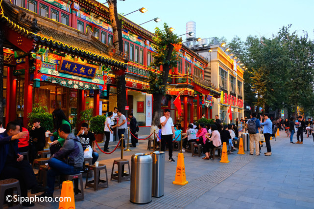 房产中介|社会怪象：大量商铺“倒闭”，满大街都是药店、餐饮店和房产中介