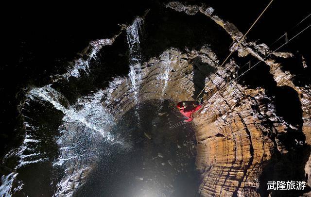 围观!地球最神秘的天坑洞穴,武隆地心“无人区”暗藏未知世界?