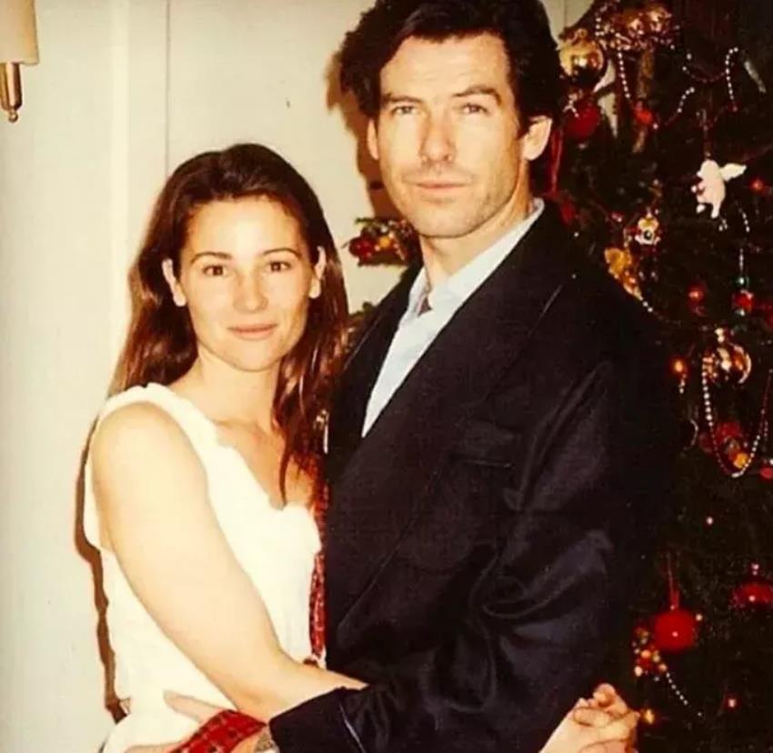 布鲁斯南|膀大腰圆却被30亿男神深爱25年，你不欺我少年穷，我不负你糟糠恩