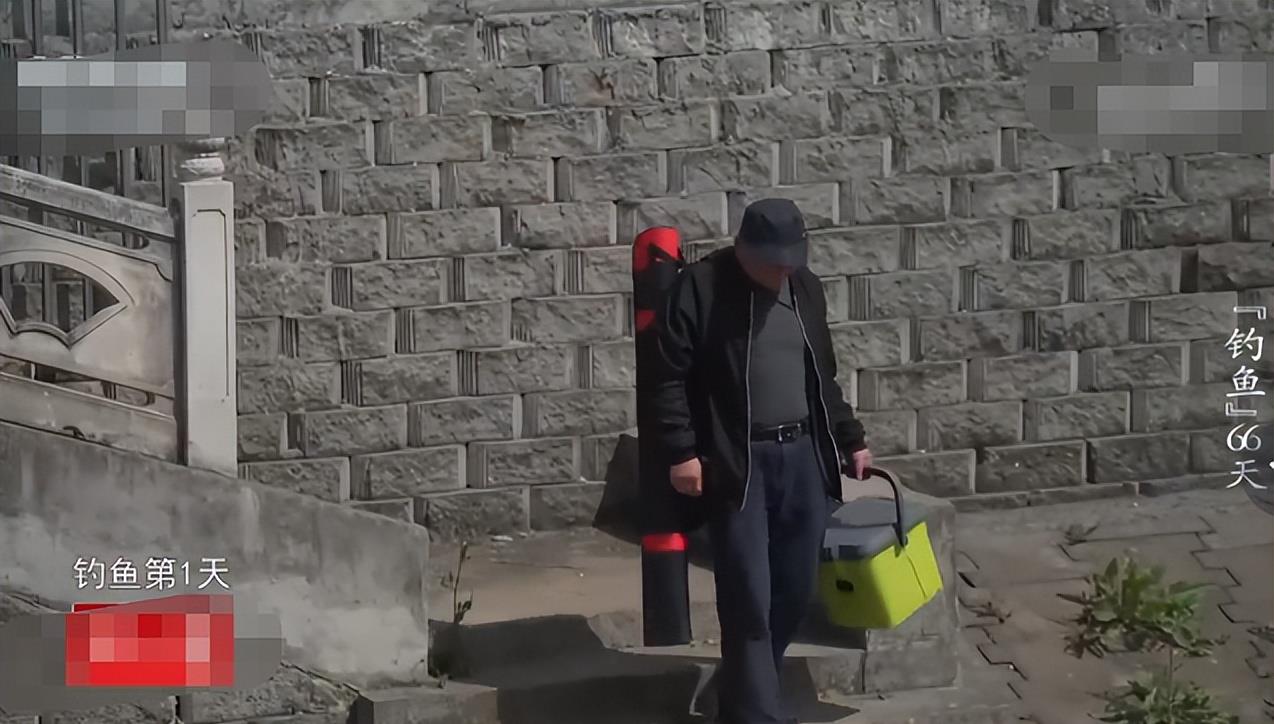 饵料|3年前，江苏5旬男子垂钓66天晒成阴阳脸，谁料帮警方侦破一件大案