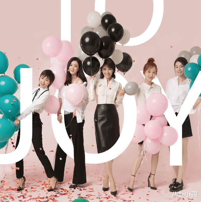 江疏影|江疏影发文告别《欢乐颂3》，晒出剧组片场照片，新五美令人期待