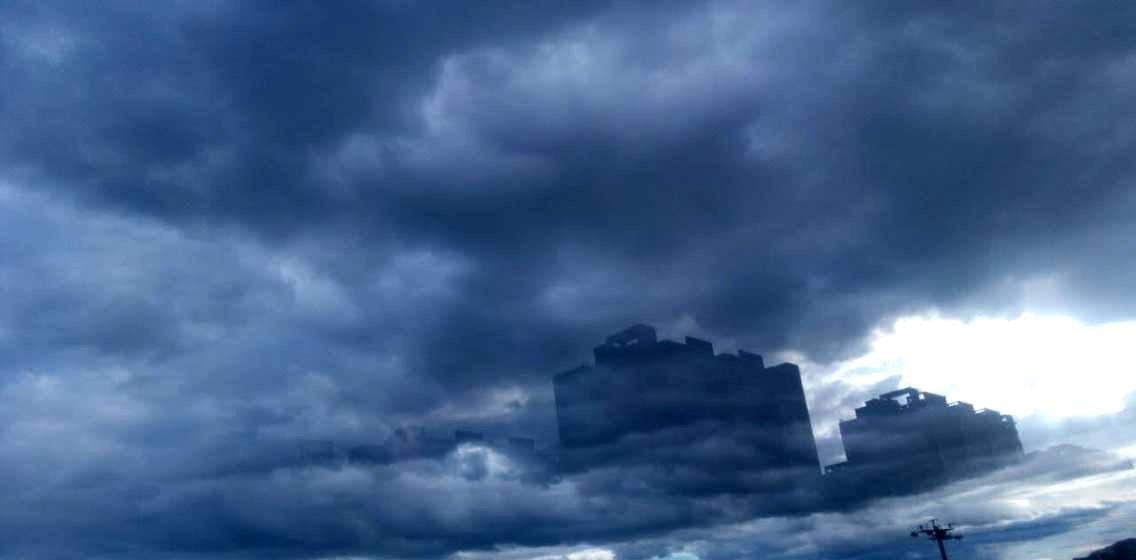 54年欧洲上空出现“异象”,数千人亲眼目睹,平行世界真的存在?
