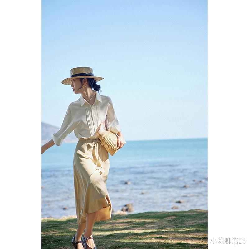 穿搭不擅长配色?学林青霞的高级配色告别路人感