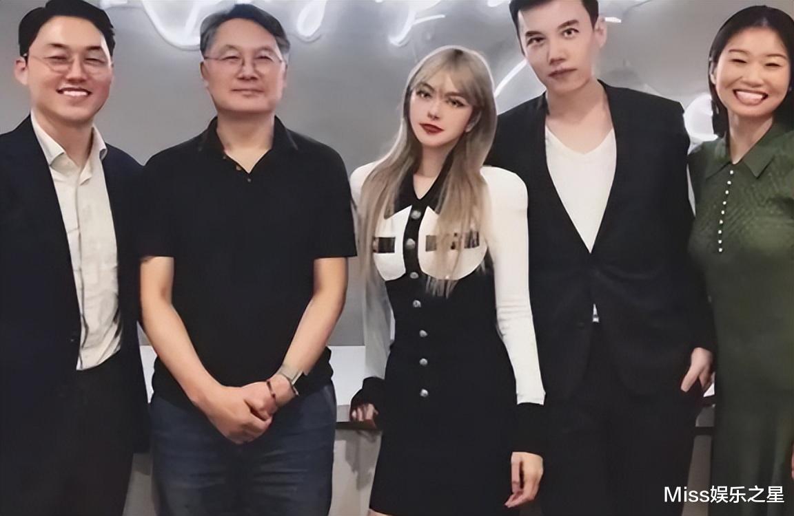 铁肩|周扬青父亲身份曝光，背景强人脉广，将罗某某整出内娱圈