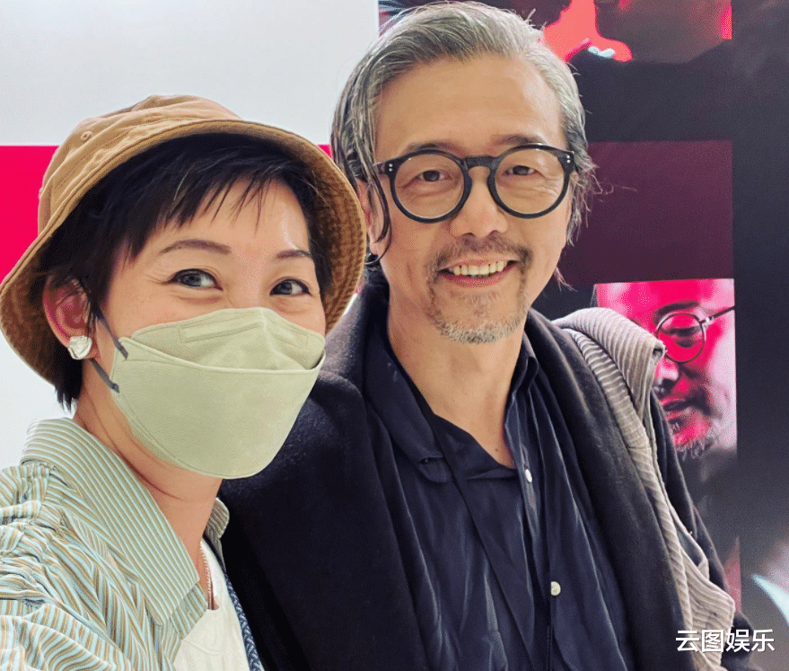 张延|吴君如与张延老公聚会,赞对方演技大师级!56岁张锦程已满头白发