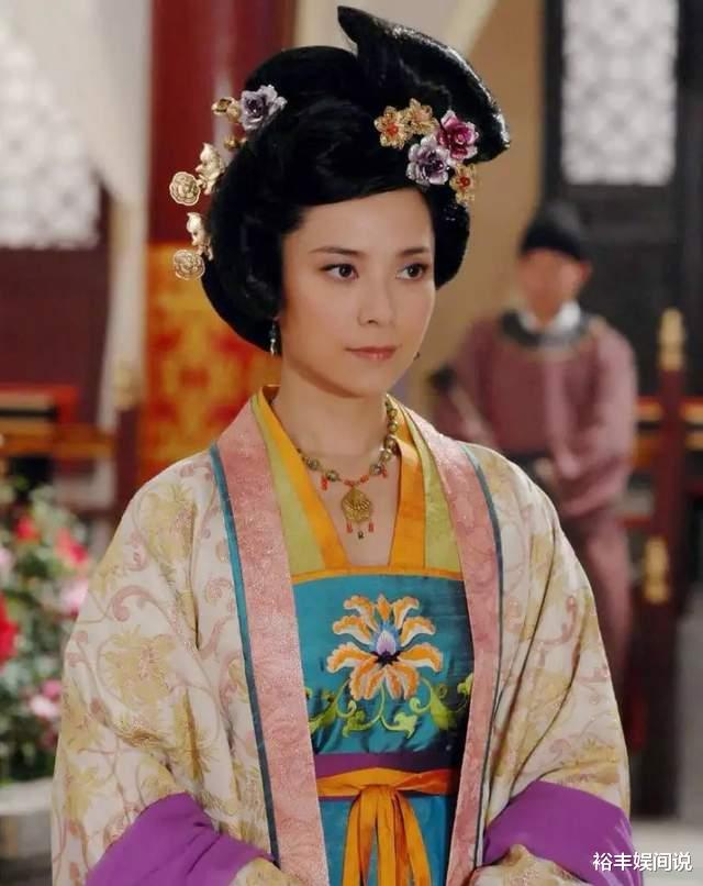 郭羡妮|港姐郭羡妮10岁女儿正式出道!导演盛赞其不怯场,颜值不输妈妈