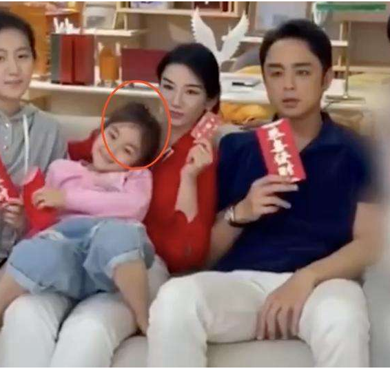 明道|明道回应拍摄发脾气，透露与黄奕关系很好，在片场不应该情绪用词