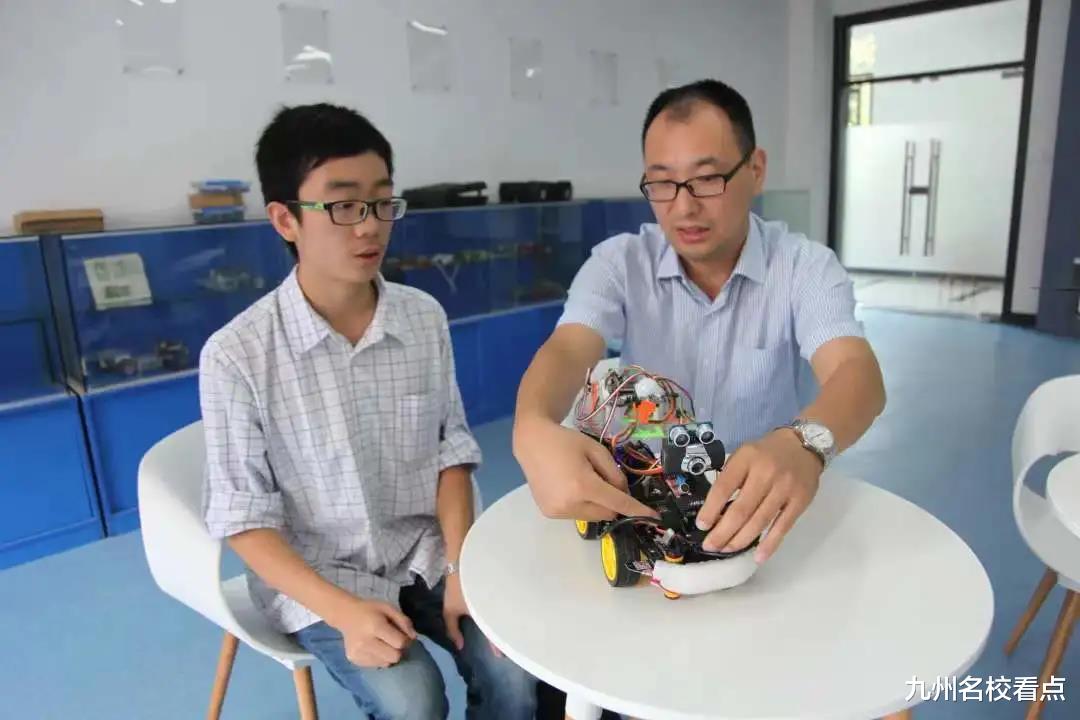 江苏省|无锡1区中3名教师同时入选江苏省特级教师，意欲领跑江苏？