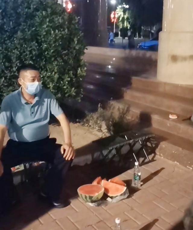 |泪目！老实人姚爸发脾气，李律差点露宿街头，郭威不来对了！