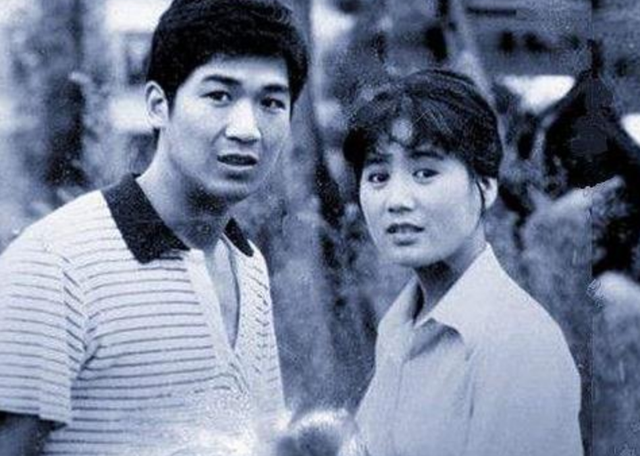 张国立|罗秀春：花7年捧红张国立，离婚后和儿子抱头痛哭，如今怎样了