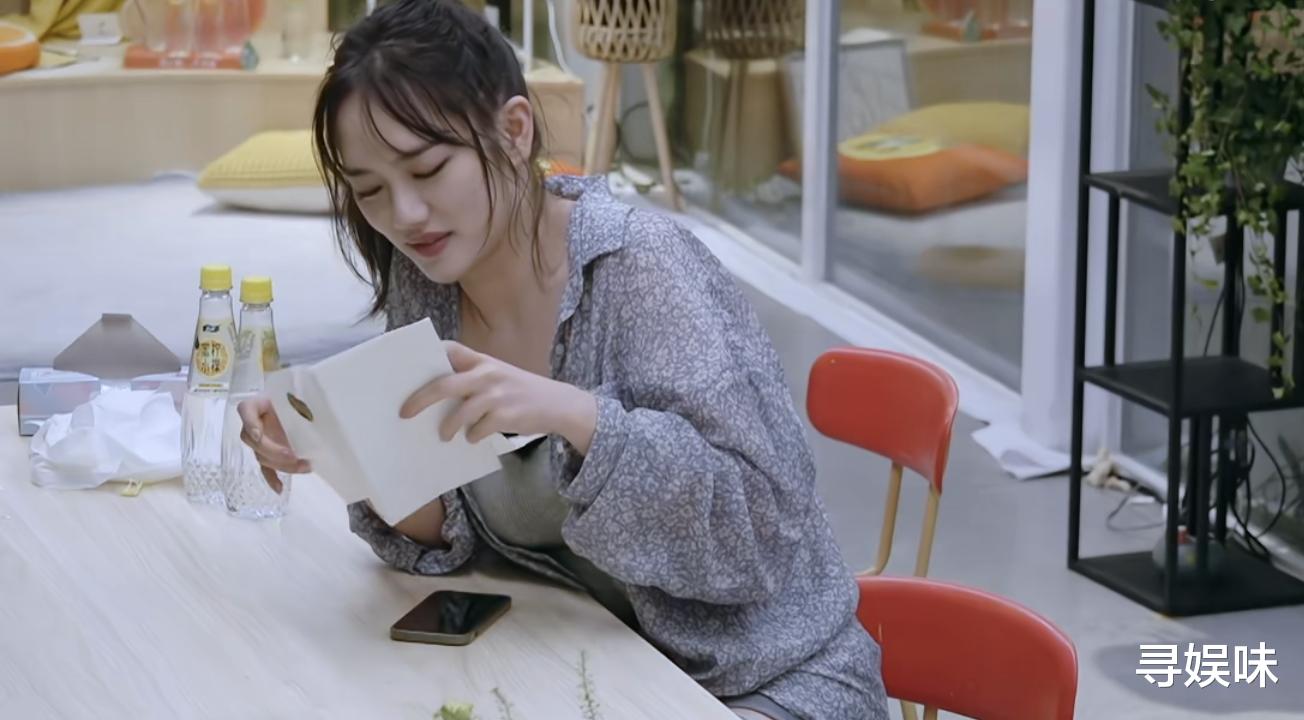 相遇的夏天|《相遇的夏天》女二像个傻大姐，高学历也遭吐槽，难怪男生不选她