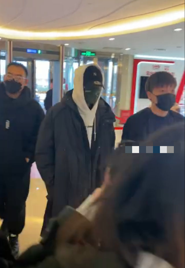 春晚|央视虎年春晚首次联排!张小斐贾玲挽手露面,邓超独自现身无人陪