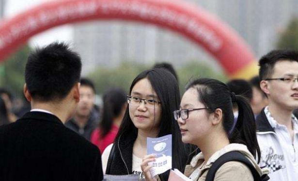 大学生|这一铁饭碗待遇不输公务员，专科生也可报考，却常年招不够人