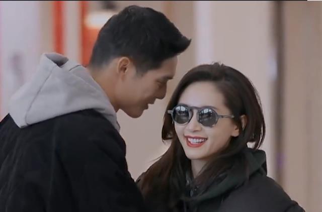 王子文|王子文到底有多敢说?自曝已和男友吴永恩同居,主动谈及同床睡姿