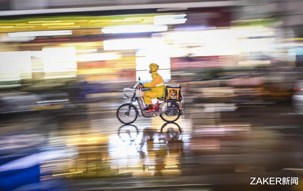 蓝思科技|外卖小哥正在被卷入一场更大的“战争”