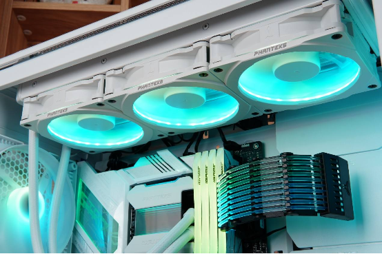 机箱|新的一年新的归来，追风者(PHANTEKS) PK518幻影白新色鉴赏