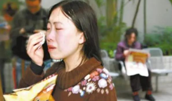 杨丽娟|为“梦中情人”刘德华，逼父亲卖肾、跳海自杀的杨丽娟，下场如何