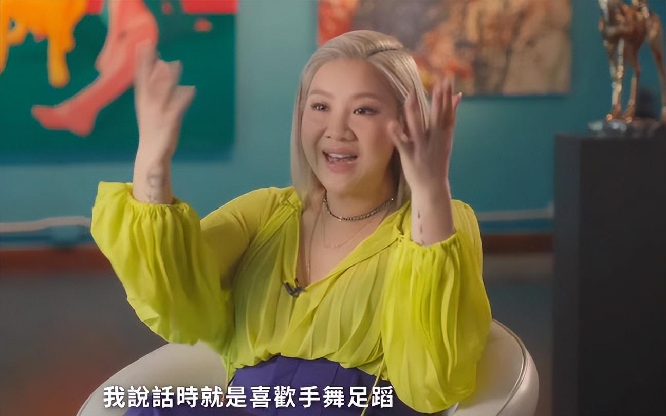 郑欣宜|郑欣宜佩戴沈殿霞留下的千万珠宝露面,有肥姐当年的感觉