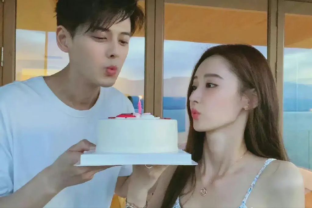 郭品超|45岁郭品超被曝谎话连篇，25岁女友绝望发声，到底出什么事了？