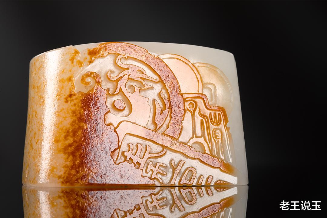 和田玉籽料|「朝隆合」玉雕艺术品：和田玉籽料红皮瓦当扳指仿古朱雀纹葛洪玉雕