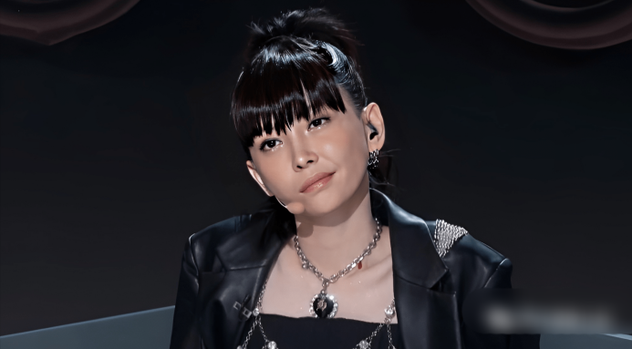 于文文 圈内大佬都敢怼，这位18线女星什么来头？