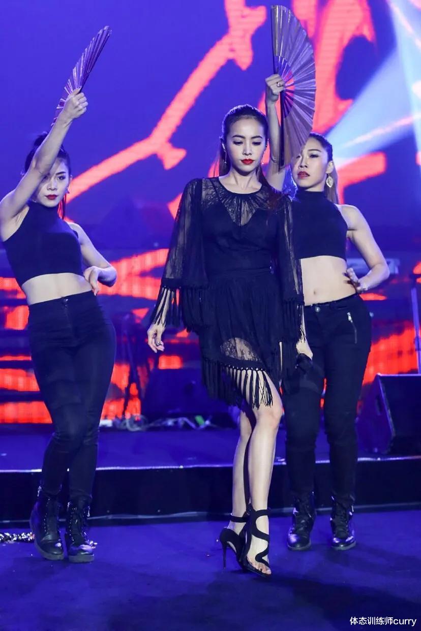 蔡依林|以前觉得她丑，现在感觉才是真女王，40岁身材如少女自律得可怕