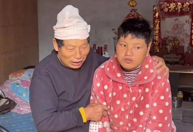 65岁男子娶28岁残疾妮娃,打算要二胎,妮娃却突然脾气暴躁