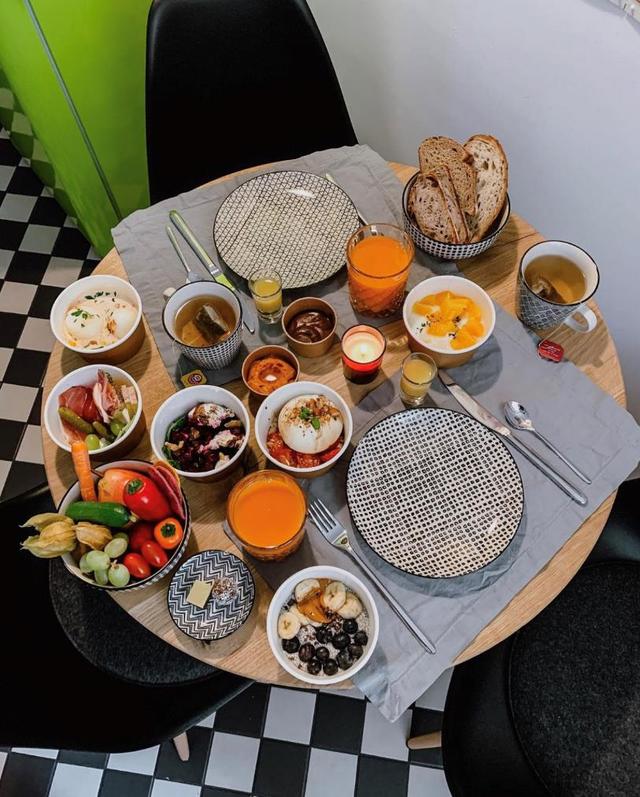 柏林女主晒出自己的家，简洁复古井井有条，不豪华但却温馨治愈