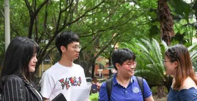 高校|高校招聘限制年龄过于严格引争议,超27岁就不招录,背后原因曝光