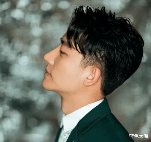 撞脸|8对撞脸的娱乐圈明星,“共用”一张脸,谁不红谁尴尬