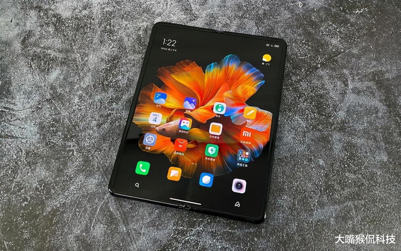 折叠屏|小米新折叠屏曝光，骁龙8gen1+2k高刷，旧款让步大降价？
