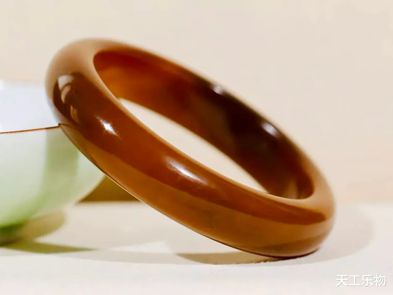 钱币|五颜六色的各种美玉？猜猜和田玉可以有多少种色彩？