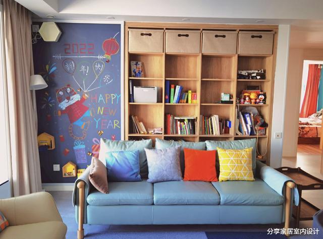 入住半年的新房，餐厅设卡座，沙发不靠墙很实用，看完全屋很治愈