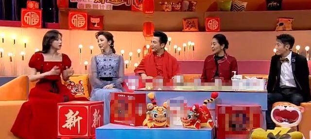 向往的生活|春晚主持马凡舒工作照曝光!穿超短裙秀漫画腿,五官精致鼻梁高挺