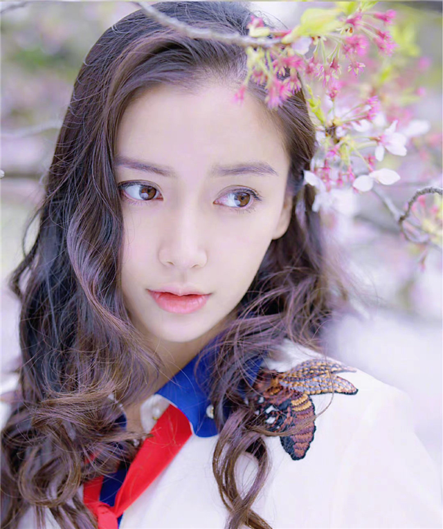 Angelababy|港媒曝黄晓明离婚真相,Baby懒理传言晒自拍,儿子小海绵抢镜