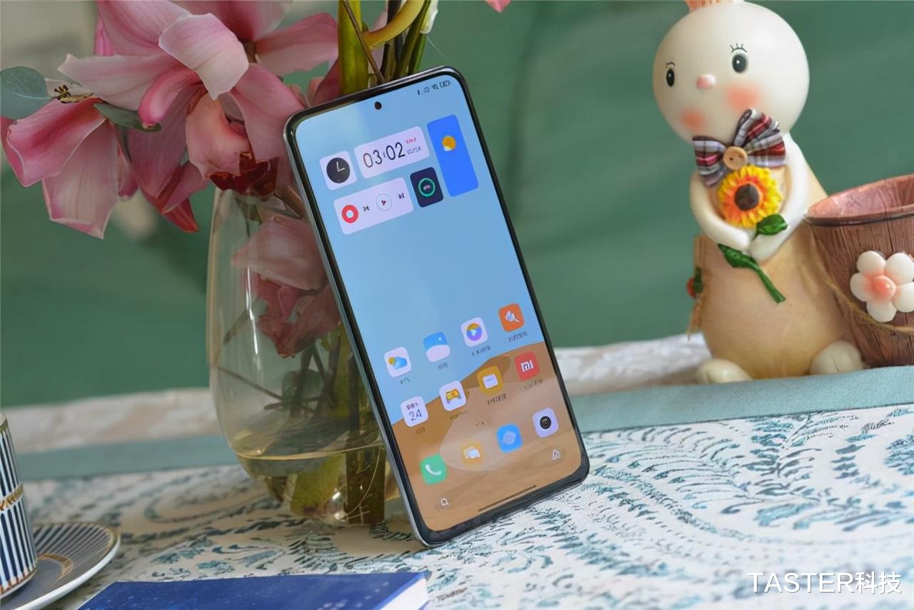 芯片|两个月直降400!独显芯片+高通888+66W!旗舰配置沦为中端机价格