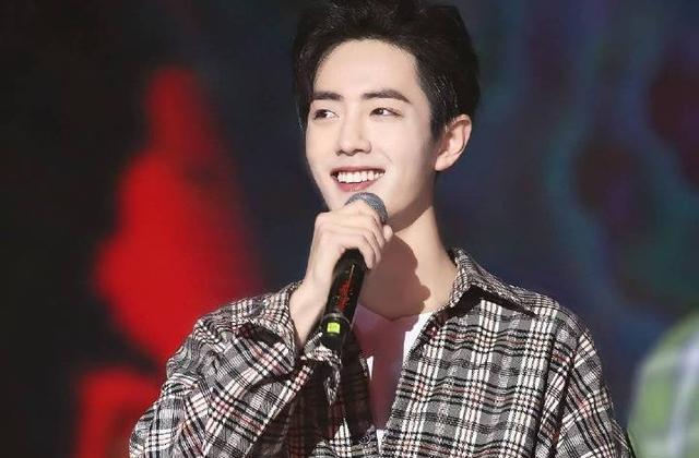 肖战|黄瑞颖官宣肖战当选最帅男士，再次得到外媒认可，没必要传播