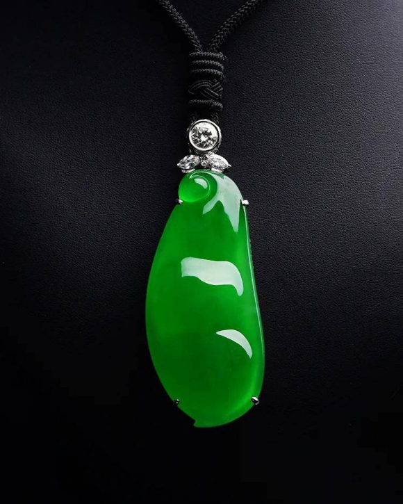 翡翠|越重工的翡翠越贵吗?