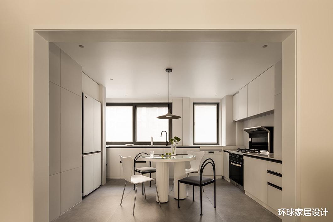 火爆全网的奶油风，是好看还是不耐脏，这套133平案例会给你答案