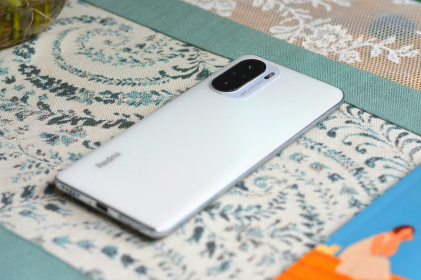 机器人|2022年最佳千元手机推荐,花小钱能办大事,追求实用的精明选择