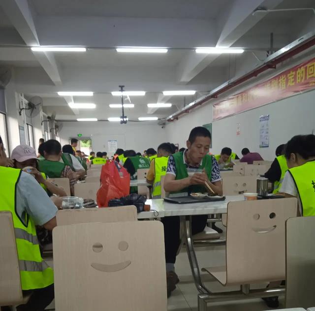 90后|90后工厂老板哭了:再招不到人,我爸交给我的工厂就要倒闭了