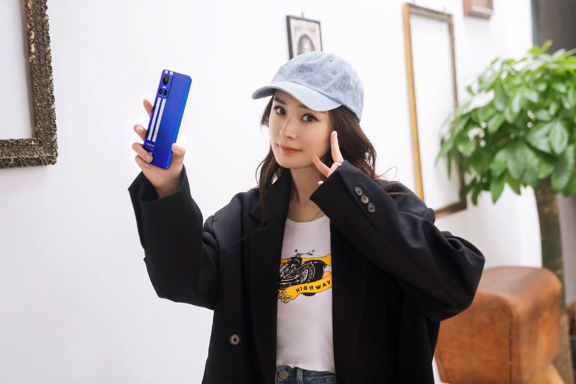 迪丽热巴|女明星们集体戴绿帽!迪丽热巴、周雨彤为它痴迷?