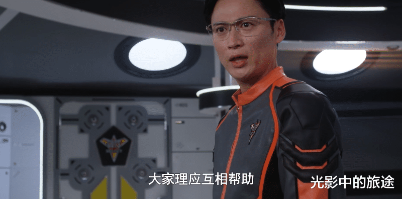 奥特曼|德凯奥特曼：导演在致敬蓝胖子还是夹杂私货？又嗅到了万代的阴谋