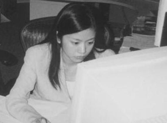 曾子墨|主持人曾子墨曾因“无错论”声名尽毁，如今她咋样了？