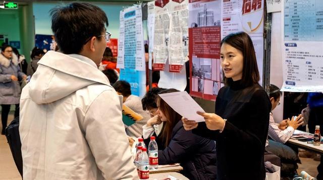 教师|广州增城区中小学教师录用：全是师范毕业生，引来应届研究生竞争