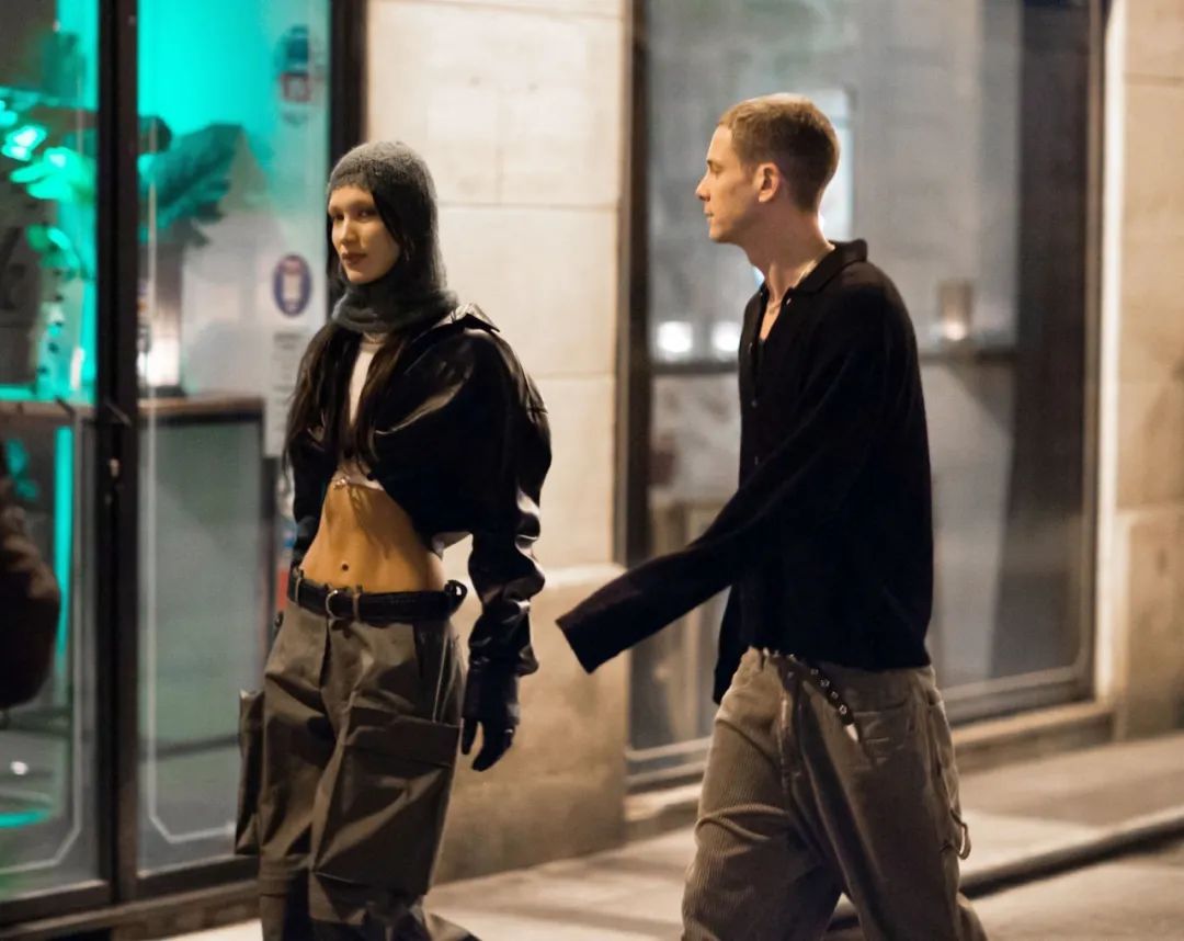 王一博|这腿也要尬吹上热搜?网友迷惑:夸演技不行吗,非要夸腿