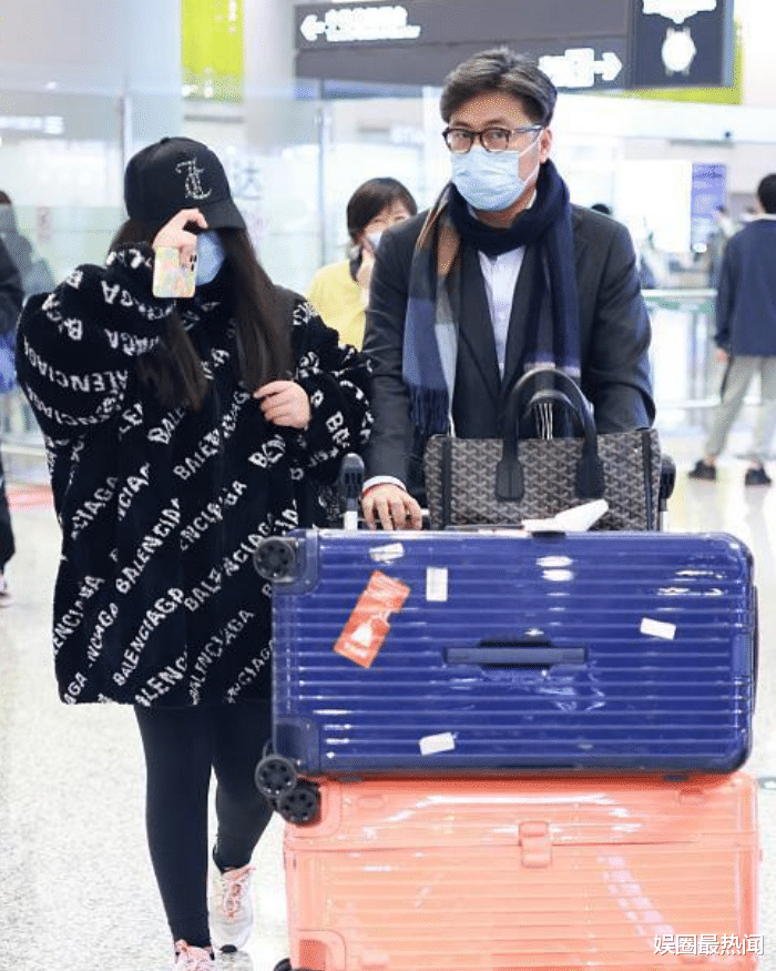 护肤 王诗龄带妈妈在奢饰品店疯狂消费,手上戴九万手链身上穿三万套装,如今瘦身成功身材大变样