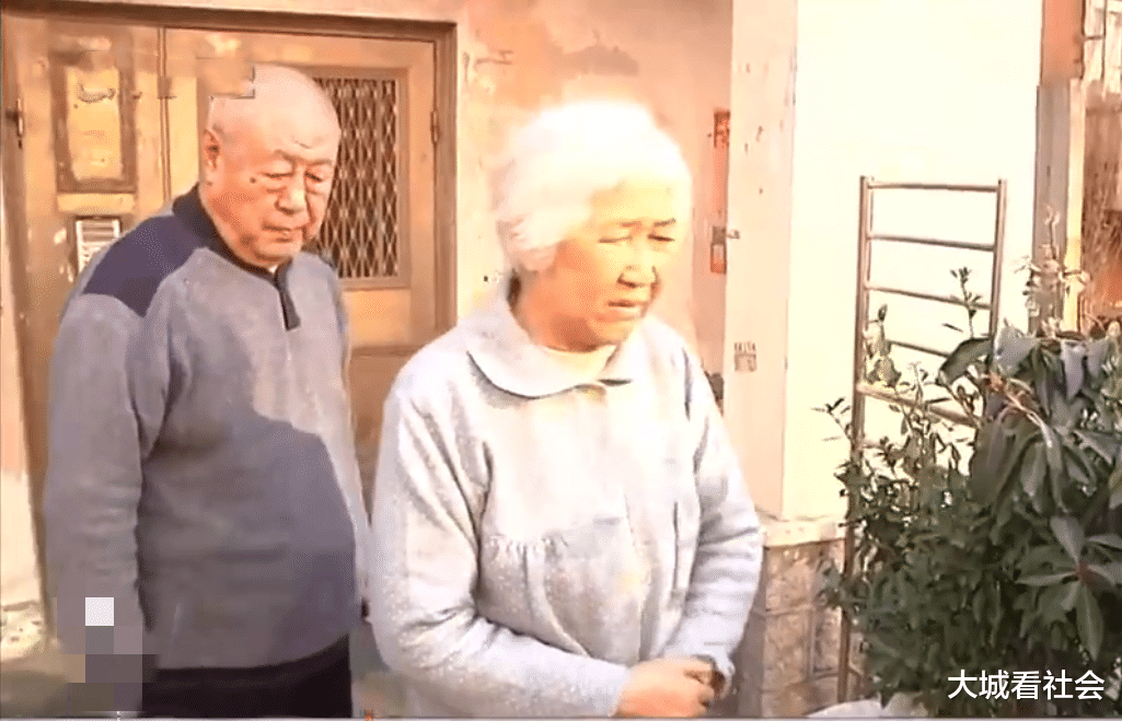 换4个租客都觉得吵!山东老人控诉不能睡觉,房东:我也没办法了
